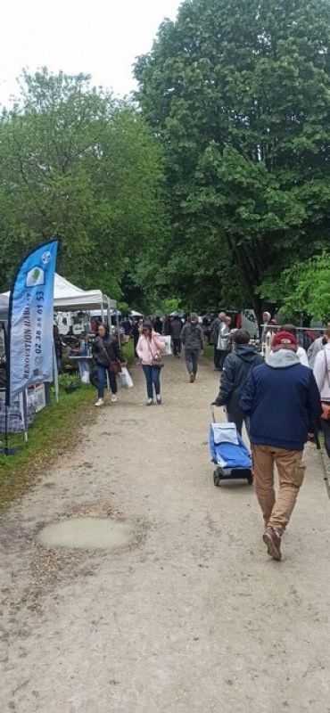 vide grenier 4 mai 2025 (1).jpg